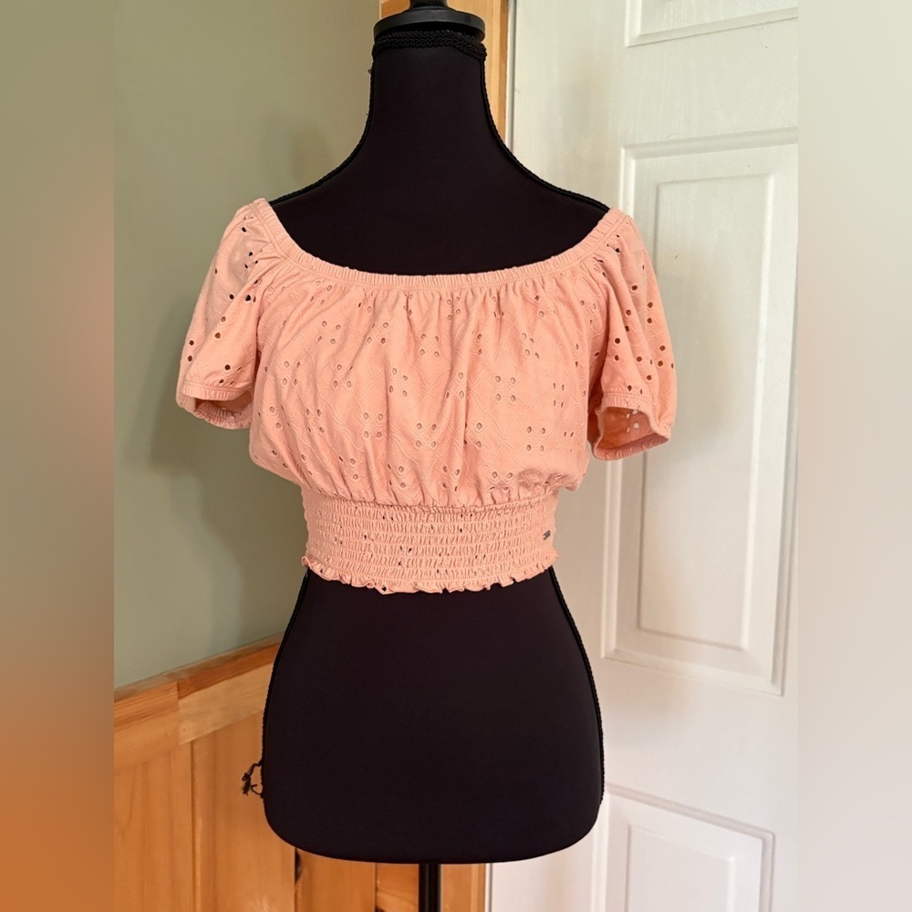 Hollister Peach Off-Shoulder Milkmaid Top size Small